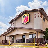 Super 8 by Wyndham Dunbar/Charleston Area