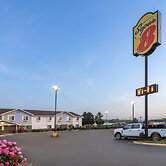 Super 8 by Wyndham South Boston VA