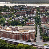 Hilton Alexandria Old Town