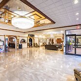 Ramada by Wyndham Thunder Bay Airlane Hotel