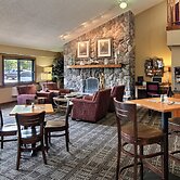 Blossom Hotel & Suites Traverse City