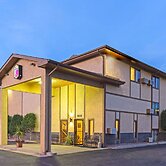 Super 8 by Wyndham Colorado Springs Peterson Space Force