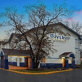 Days Inn by Wyndham Waukegan