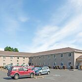 Super 8 by Wyndham Lewiston