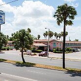 University Inn & Suites