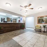 Super 8 by Wyndham Smithville/Kansas City
