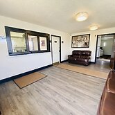 Super 8 by Wyndham Wyoming/Grand Rapids Area