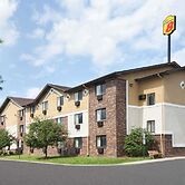 Super 8 by Wyndham Canton/Livonia Area