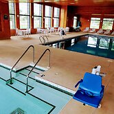 River Hill Inn & Suites