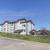 Red Roof Inn Suffolk