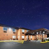 Super 8 by Wyndham Fairmont