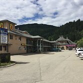Super 8 by Wyndham Sicamous
