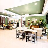 The Courtleigh Hotel and Suites