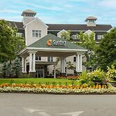 Comfort Inn & Suites Near Burke Mountain