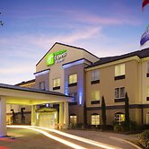 Holiday Inn Express & Suites DFW - Grapevine by IHG