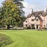 Cwrt Bleddyn Hotel & Spa