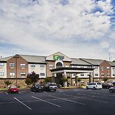 Holiday Inn Express & Suites Birmingham South - Pelham by IHG