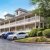 HomeTowne Studios by Red Roof Atlanta - Lawrenceville