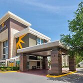 La Quinta Inn & Suites by Wyndham Dallas I-35 Walnut Hill Ln