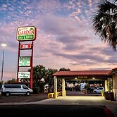 Family Garden Inn & Suites