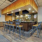 Comfort Inn & Suites Triadelphia - Wheeling