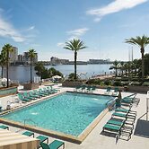 DoubleTree by Hilton Hotel Jacksonville Riverfront
