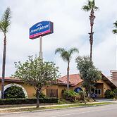 Howard Johnson by Wyndham National City/San Diego South