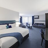 Ramada by Wyndham Diplomat Canberra