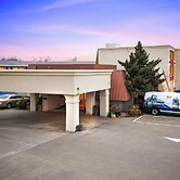 Niagara Lodge & Suites