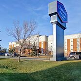 Hampton Inn & Suites by Hilton Calgary-Airport
