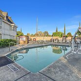 Motel 6 Fresno, CA - Belmont Ave