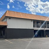 Quality Inn & Suites Near White Sands National Park