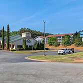 Days Inn & Suites by Wyndham Peachtree Corners/Norcross