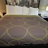 Delavan Inn and Suites