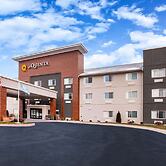 La Quinta Inn & Suites by Wyndham Elkhart