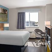 Days Inn by Wyndham Neenah