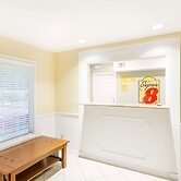 Super 8 by Wyndham Statesboro