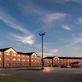 Days Inn & Suites by Wyndham Des Moines Airport