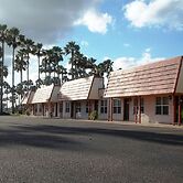 Victoria Palms Inn & Suites