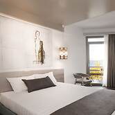 The Grove Seaside Hotel