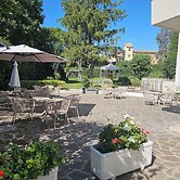 Massimi City Garden Hotel