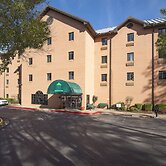 Guest Inn & Suites - Midtown Medical Center