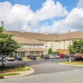 Suburban Studios near University of North Carolina-Charlotte