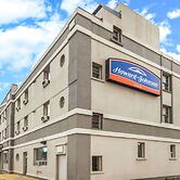 Howard Johnson by Wyndham Toronto Downtown West