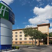 Holiday Inn Express Suites Plant City by IHG