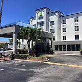Holiday Inn Express Hotels & Suites Cocoa Beach by IHG