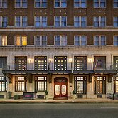 Redmont Hotel Birmingham, Curio Collection by Hilton