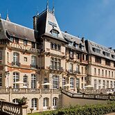 Château Jeanne & the Forest - Château de Montvillargenne