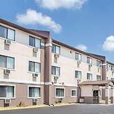 Boarders Inn & Suites by Cobblestone Hotels - Waterloo/Cedar Falls