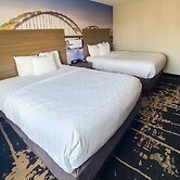 Clarion Pointe Bettendorf - Quad Cities